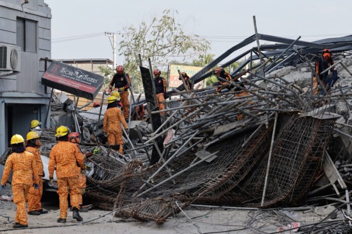 Building collapses in province north of Metro Manila