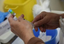 Русите одобрија вакцина против рак: Ова се условите под кои се прима терапијата