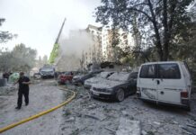 Крвава руска одмазда во Киев: Расте бројот на жртви во еден од најбруталните напади, Песков вели – ќе продолжиме со притисокот!