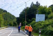 Наместо без работа зад решетки, затворениците со метли покрај патиштата
