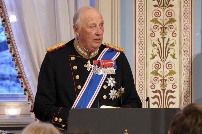 Norwegian royal family hosts gala dinner for Icelandic president's state visit