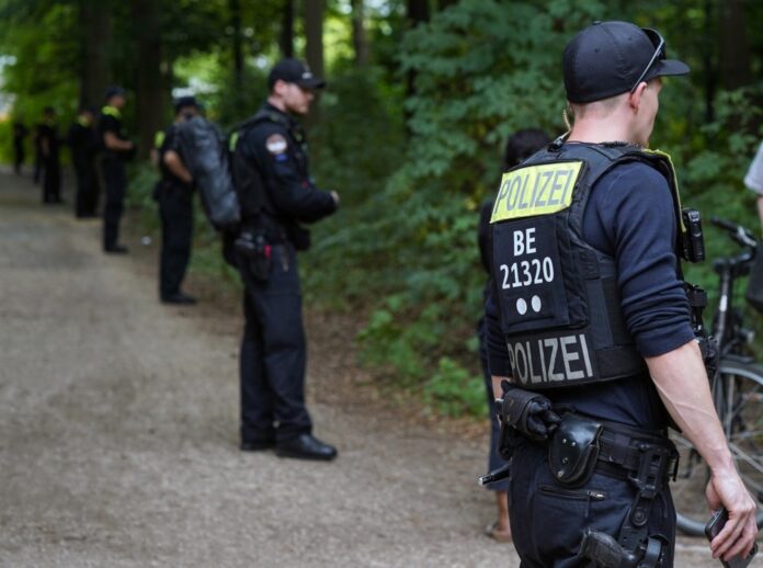 Security in Berlin after vehicle drives into CSD Pride event