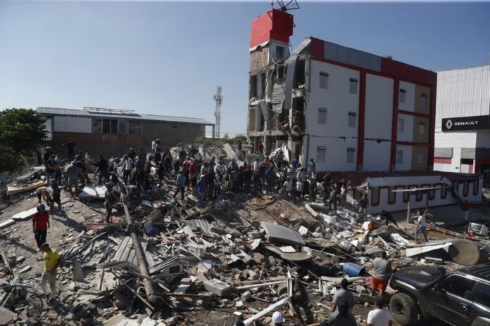 7.4-magnitude earthquake hits Colombia