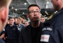 Измамен уште од почетокот на мандатот: Британскиот премиер разменувал пораки со лажна шефица на кабинетот на Трамп