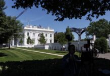 Трамп не се откажува: Белата куќа побара од Врховниот суд да ја дозволи изградбата на балска сала додека трае жалбената постапка