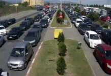 Колони на Табановце и Богородица: Се чека до 30 минути на граница