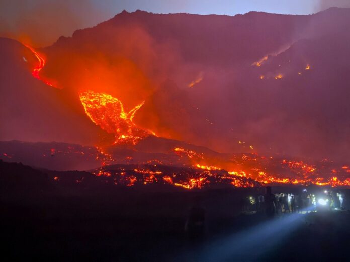 Mount Etna eruption continues, sending lava streams down to 1,300m elevation