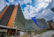 НОВ ПРИТИСОК НА МОСКВА: Брисел подготвува нови 1.600 санкции против Русија, цел се 800 лица и исто толку компании