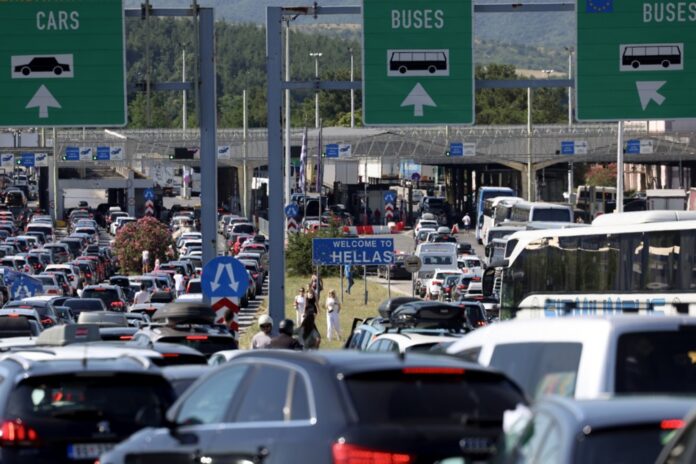 Congestion at the North Macedonia–Greece border ahead of summer tourist season