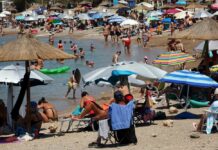 Грција удри по „дивите“ плажи: Казни до 73.000 евра, дронови и масовни контроли!