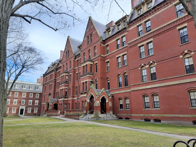 harvard somesh-kesarla-suresh-hWqrI3CyPuM-unsplash