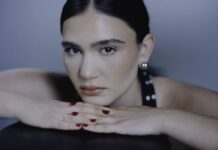 Дина Јашари се потпишува на тематската песна за „Лефти и Рајти“