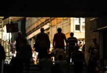 Бунт во камп за мигранти во Грција, потрагата по избеганите продолжува
