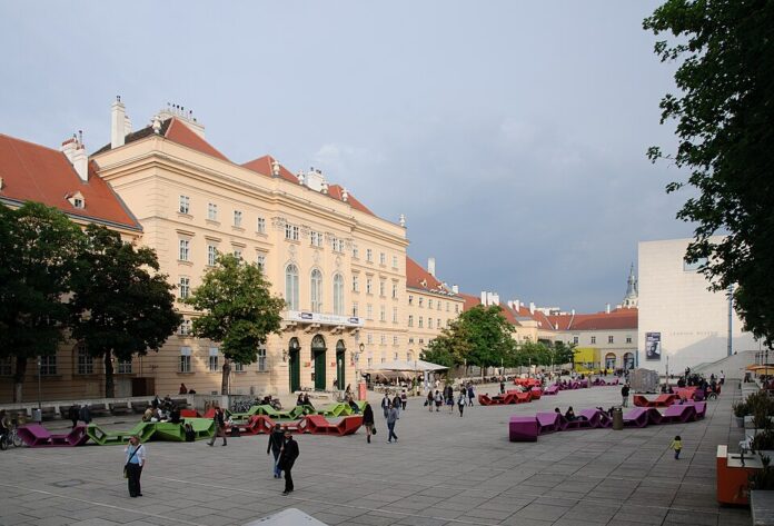 Museumsquartier_courtyard