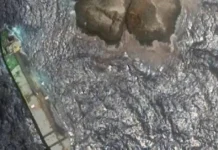 Огромна нафтена дамка го голта морето: Протекува од насукан танкер, се протега на должина од 90 километри – наслагите веќе стигнаа до брегот/ВИДЕО