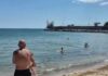 Плажите полни и покрај војната: Вака изгледа летото во Одеса додека одекнуваат сирените за опасност/ВИДЕО