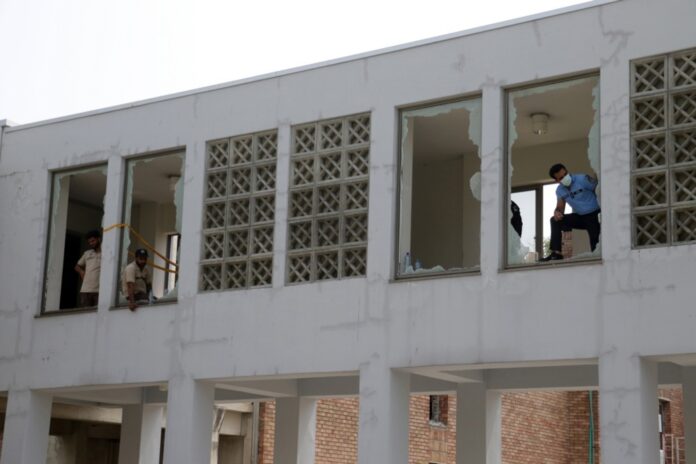 Newborns die after fire breaks out in Pakistani hospital