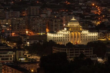 Тирана ги затвори границите за Валон Бела и Бекир Халими, Скопје без официјална нота и без детали