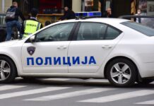 Полициска акција во Тетово и Гостивар: Приведени девет лица, запленети оружје и дрога