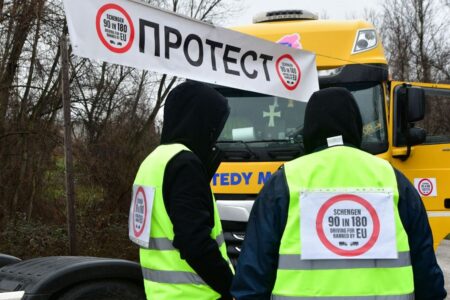 Камионџиите на протест пред Делегацијата на ЕУ на 31 август во Скопје