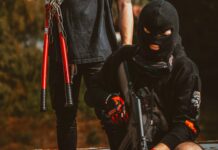 Насилството како услуга: Се регрутираат тинејџери преку интернет за убиства низ цела Европа