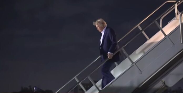 tramp od avion simnuva
