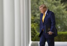 Демократите добиваат силен ветер во грб, рејтингот на Трамп никогаш понизок
