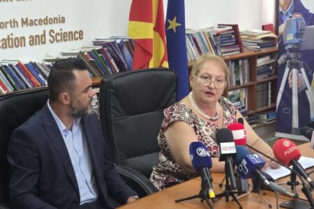 СО 433 ПАРАЛЕЛКИ И СО ОКОЛУ 3.000 ПРВАЧИЊА ПОМАЛКУ, УТРЕ СТАРТУВА НОВАТА УЧЕБНА ГОДИНА: Државата и годинава ќе им ги плаќа трошоците за пат и за учество на меѓународни олимпијади на талентираните ученици