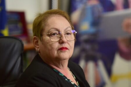 Јаневска: Се затвораат 26 рурални училишта, во основното образование ќе има 200 паралелки помалку, а во средното 100