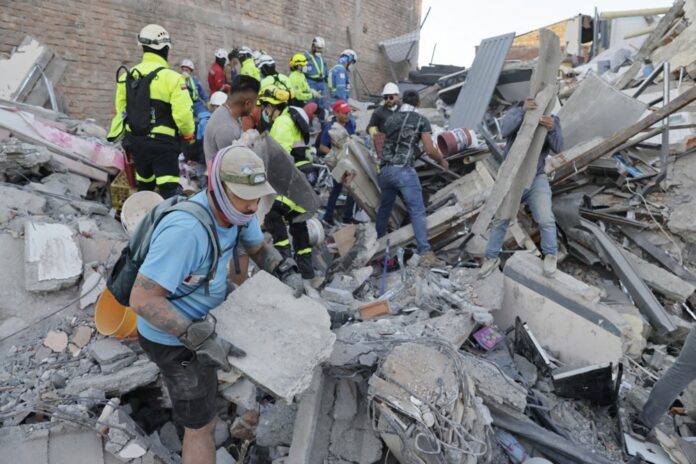 7.4-magnitude earthquake hits Colombia