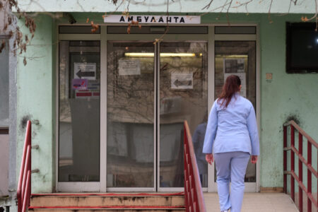 Се намалува бројот на хоспитализирани од вирусот западнонилска треска
