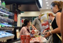 Инфлацијата паѓа, економијата расте, но храната не поевтинува и немаме повисок животен стандард