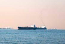 Москва тврди дека погодила трговски брод во близина на украинското пристаниште Чорноморск- наводно превезувал воен товар за Украина, сè уште нема коментар од Киев