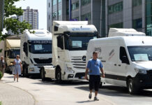 Македонија го отвора патот кон транспорт без хартија