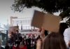Кулминација на средношколските протести во Франција – Учениците со огномет, полицијата со солзавец, најмалку 400 приведени