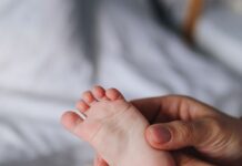 Родено бебе од ембрион замрзнат пред 22 години