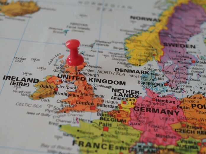 britanija mapa pexels-beate-vogl-852640107-19963850
