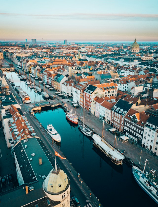 danska rolands-varsbergs-ePOH0oKeOjE-unsplash