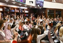 ДЕН НА ДЕМОКРАТИЈА: Оној што размислува различно не е непријател на оној што размислува поинаку