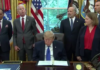 Трамп повторно задрема пред камера?/ВИДЕО