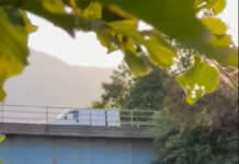 Фатен на дело додека ја загадува Радика – несовесен граѓанин исфрлил ѓубре во една од најчистите македонски реки/ВИДЕО