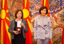 Сиљановска – Давкова ја одликуваше Светлана Мојсов со Орден „8 Септември“