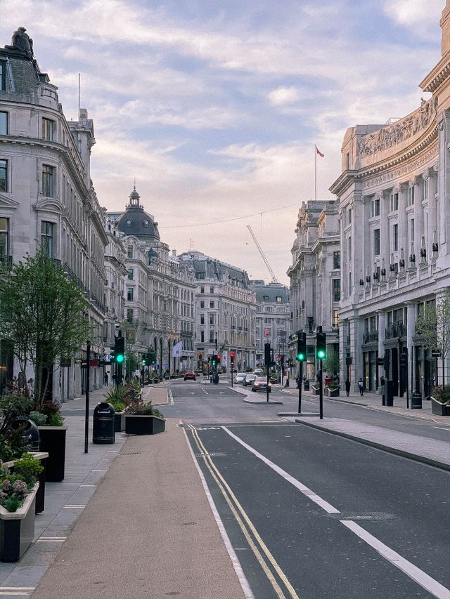london pexels-yelenaodintsova-7396721