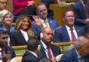 Трамп ненадејно го прекина својот говор и ѝ се обрати на Меланија: Се намачи додека ја најде во салата на ОН/ВИДЕО