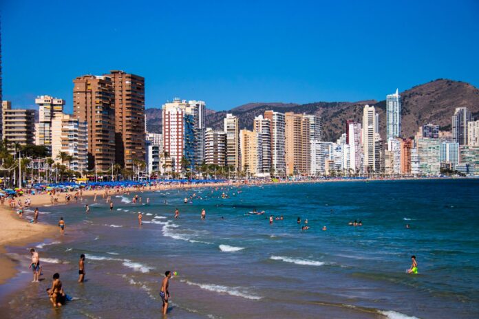more plaza spanija pexels-canocosta-8894329