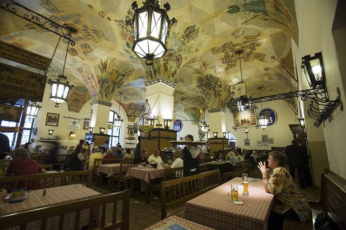 Munich_-_Hofbräuhaus_am_Platzl_-_0810