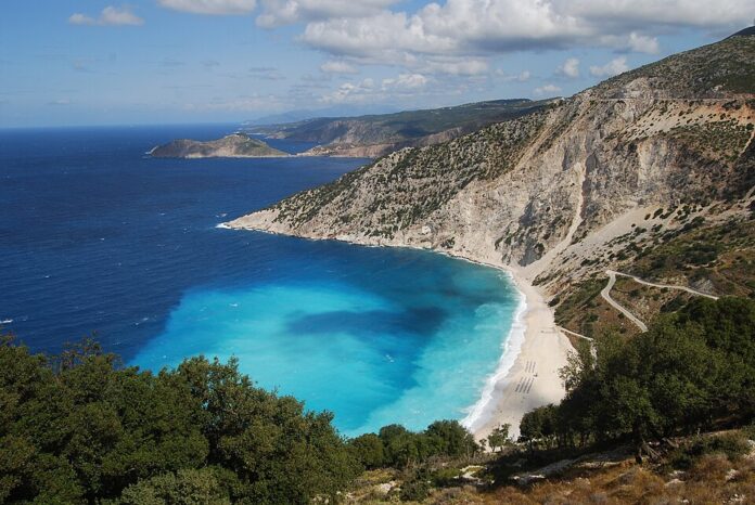 Myrtos_Beach,_Kefalonia