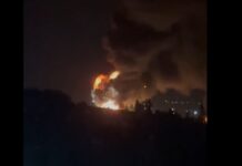 Напад врз рафинерија – Зеленски објави снимка од ноќен напад: Уништени авиони и хеликоптери/ВИДЕО