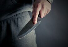 Крвав пир во подрум на црква: Маж избоден со нож во вратот за време на состанок/ВИДЕО