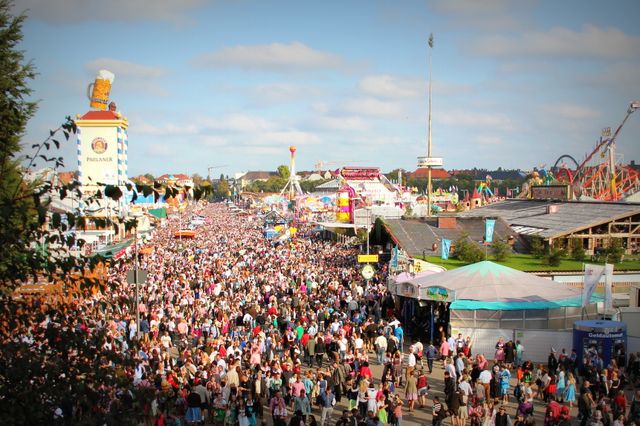 oktoberfest pexels-manjose-9827